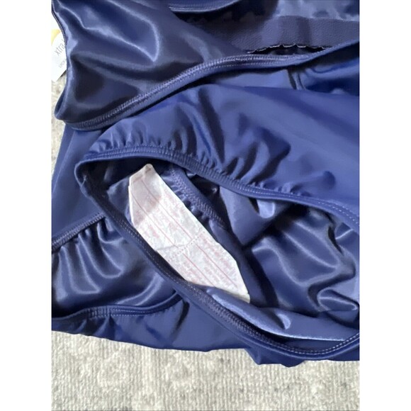 Lands End Tugless One Piece Swimsuit Size 16DD Navy Blue Built in Bra NWT - Picture 6 of 8